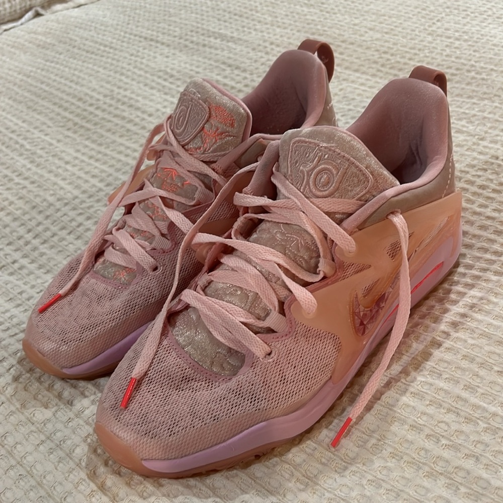 Men’s Nike basketball shoes-size 12